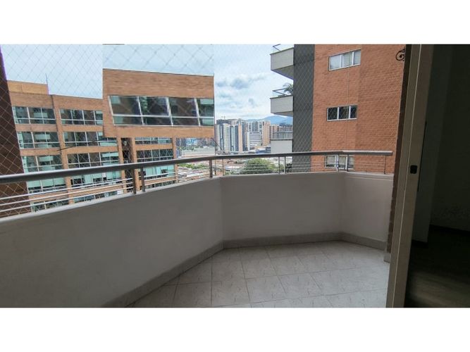 Apartamento de 3 alcobas en arriendo en San Diego, Medellín, 76 m² · foto 5 de 15
