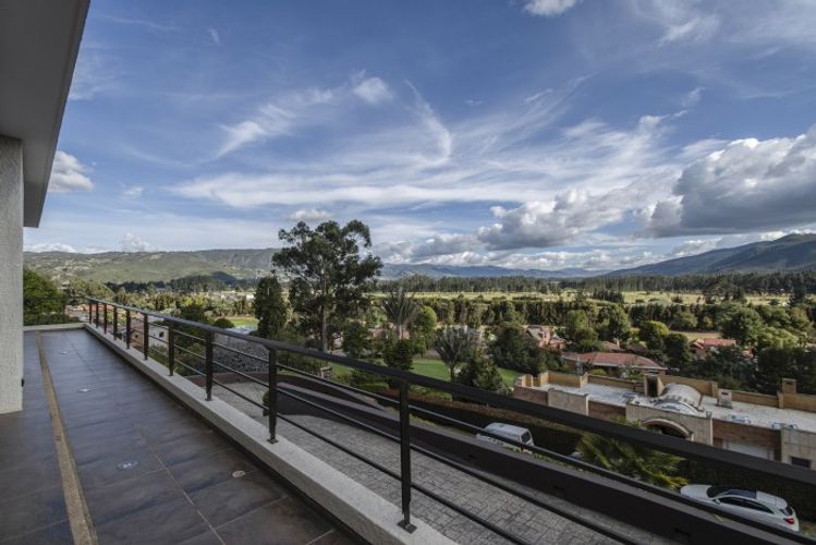 Casa de 5 alcobas en venta en Aposentos, Sopó, 450 m² · foto 4 de 19