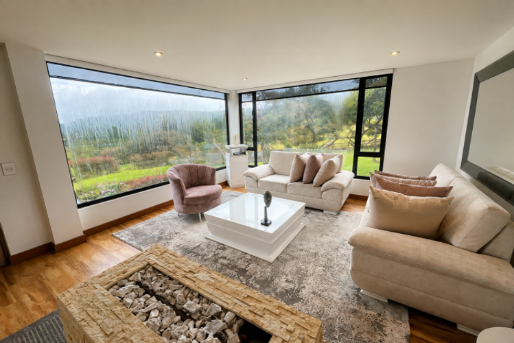 Casa de 4 alcobas en venta en Altos De Yerbabuena, Sopó, 450 m² · foto 2 de 23