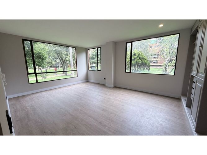 Apartamento en venta en Santa Barbara Occidental, Bogotá · foto 3 de 19