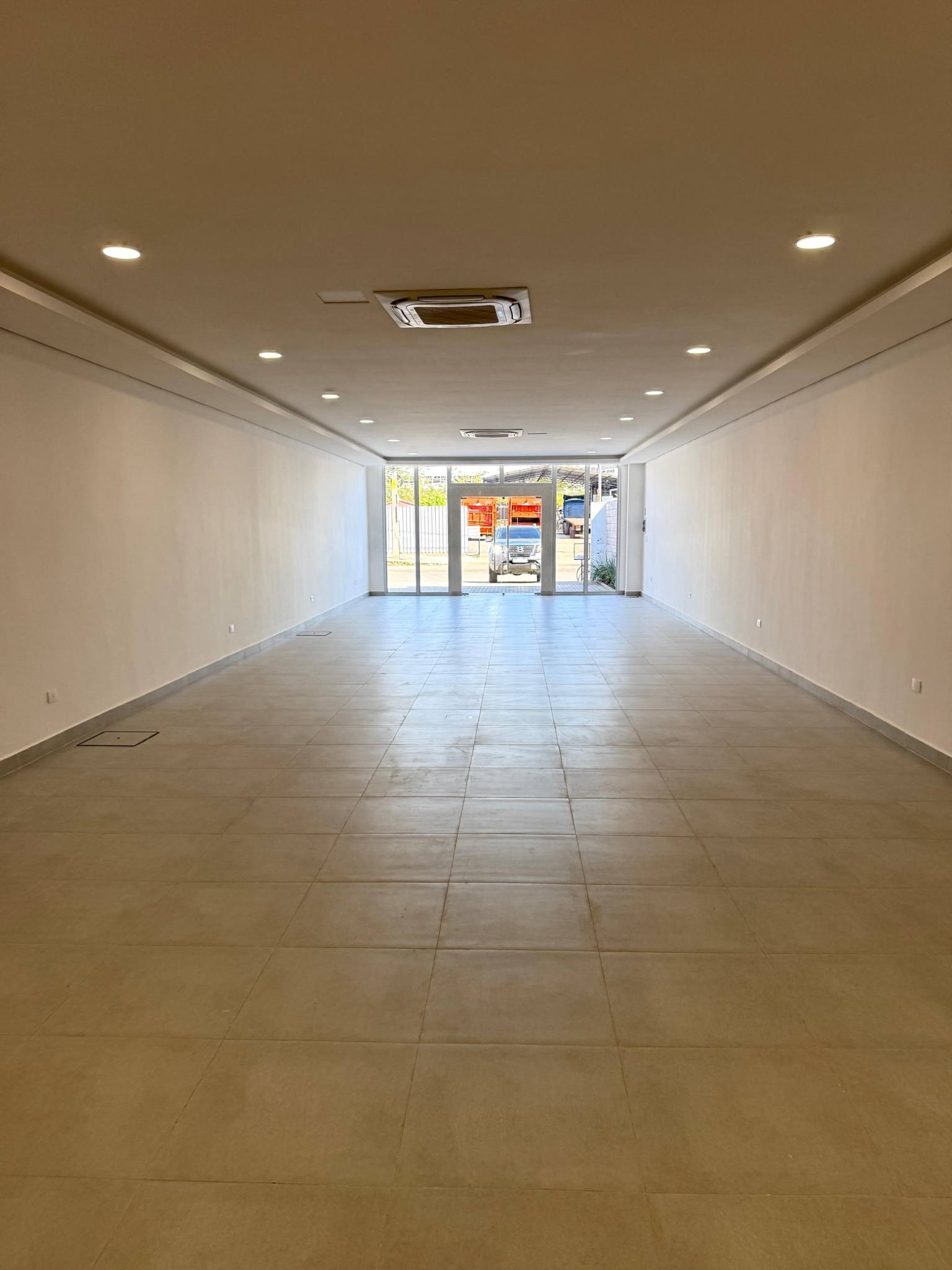 Alquilo Local Comercial - Mariano Roque Alonso — foto 3