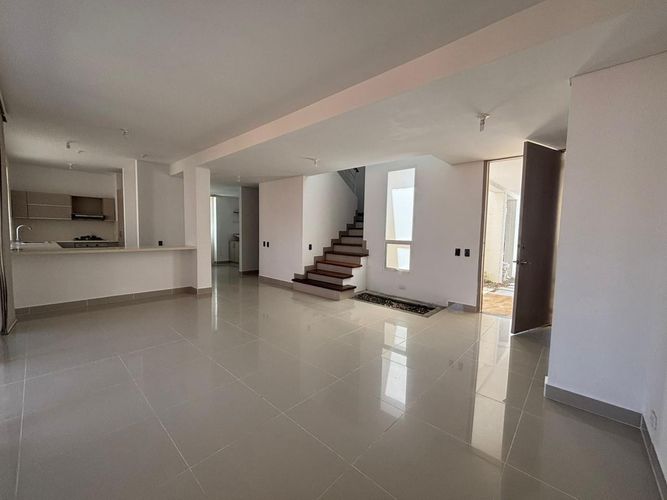 Casa de 3 alcobas en venta en El Castillo, Jamundí, 340 m² · foto 4 de 24