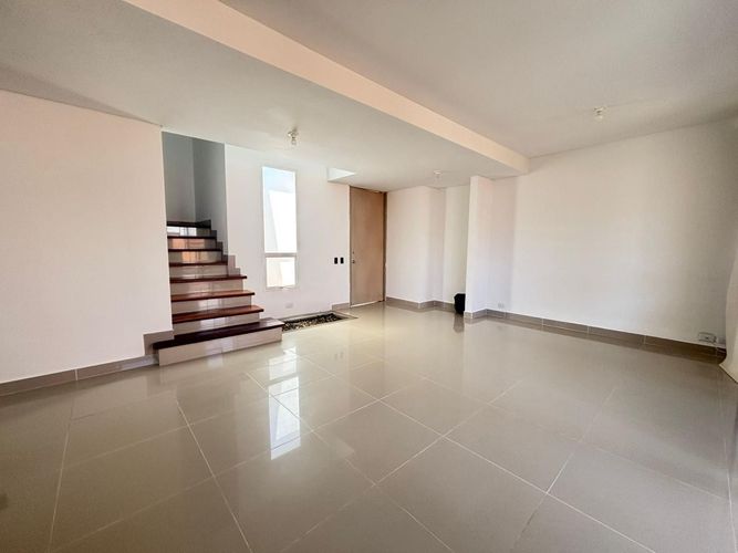 Casa de 3 alcobas en venta en El Castillo, Jamundí, 340 m² · foto 5 de 24
