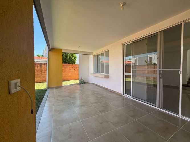 Casa de 3 alcobas en venta en El Castillo, Jamundí, 340 m² · foto 2 de 24