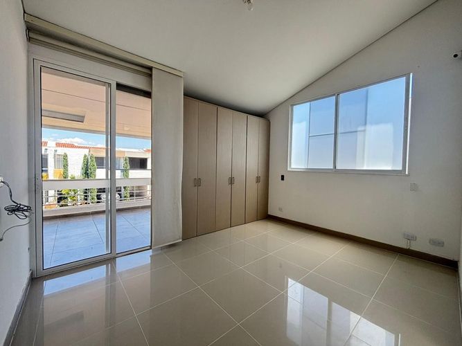 Casa de 3 alcobas en venta en El Castillo, Jamundí, 340 m² · foto 13 de 24