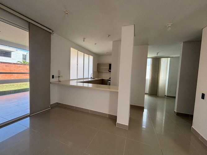 Casa de 3 alcobas en venta en El Castillo, Jamundí, 340 m² · foto 3 de 24