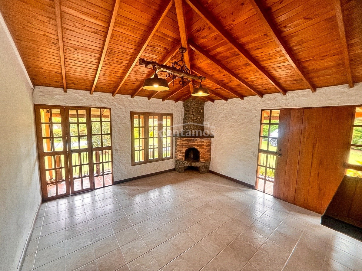 Casa en Arriendo en Loma del Escobero, Envigado