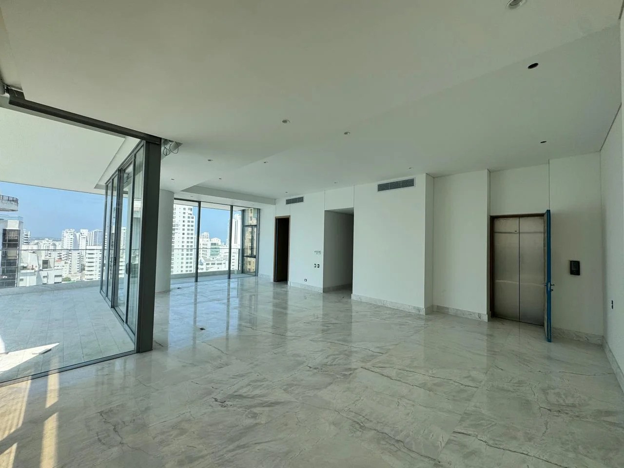 Apartamento en venta en Bocagrande, Cartagena · foto 4 de 24
