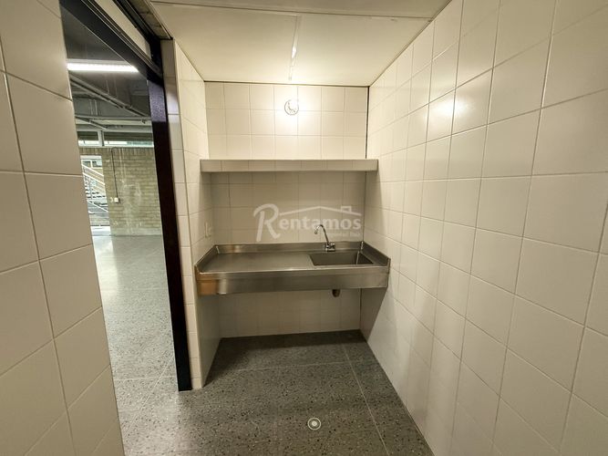 Oficina en arriendo en Guayabal, Medellín, 176 m² · foto 9 de 20