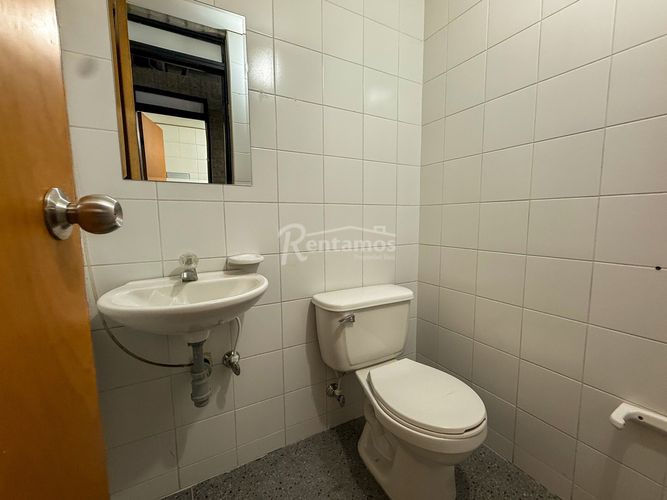 Oficina en arriendo en Guayabal, Medellín, 176 m² · foto 10 de 20