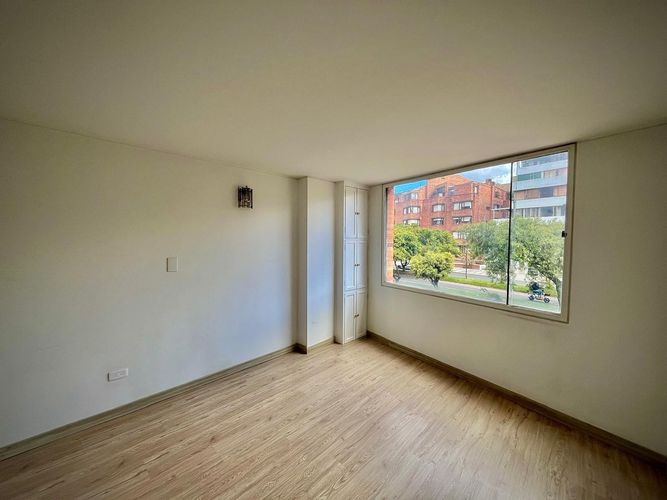 Apartamento de 2 alcobas en venta en Santa Barbara, Bogotá, 75 m² · foto 11 de 19