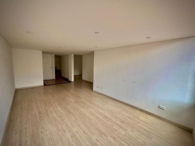 Apartamento de 2 alcobas en venta en Santa Barbara, Bogotá, 75 m² · foto 18 de 19