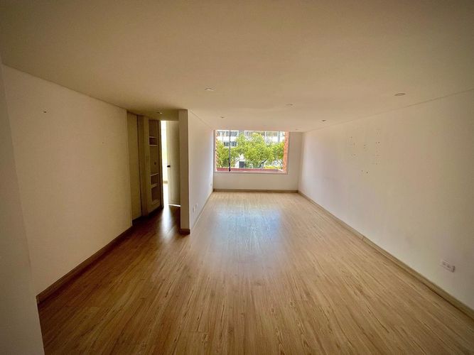 Apartamento de 2 alcobas en venta en Santa Barbara, Bogotá, 75 m² · foto 12 de 19