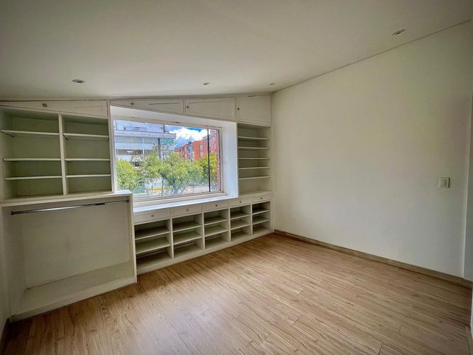 Apartamento de 2 alcobas en venta en Santa Barbara, Bogotá, 75 m² · foto 14 de 19