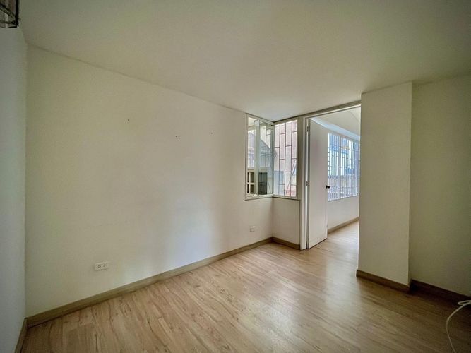 Apartamento de 2 alcobas en venta en Santa Barbara, Bogotá, 75 m² · foto 7 de 19