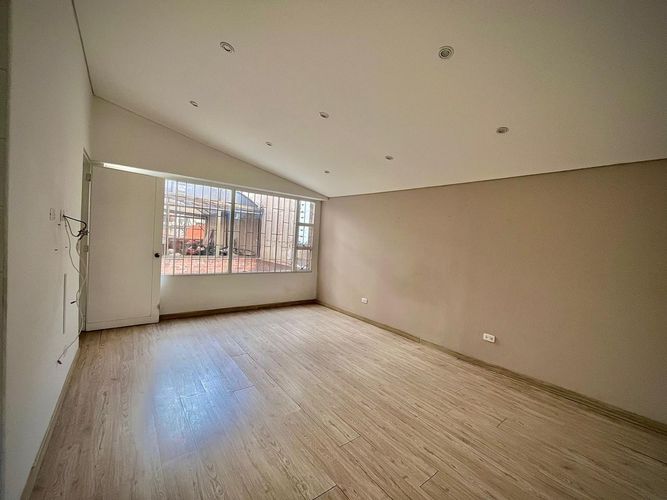 Apartamento de 2 alcobas en venta en Santa Barbara, Bogotá, 75 m² · foto 15 de 19