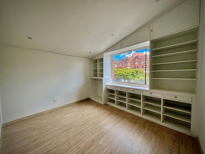 Apartamento de 2 alcobas en venta en Santa Barbara, Bogotá, 75 m² · foto 16 de 19