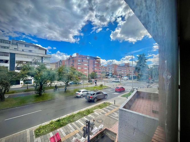 Apartamento de 2 alcobas en venta en Santa Barbara, Bogotá, 75 m² · foto 2 de 19