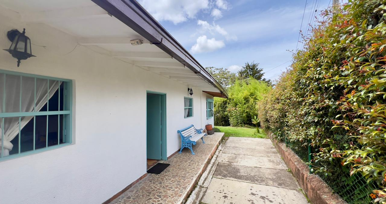 3BR Country House in Yarumal for Sale