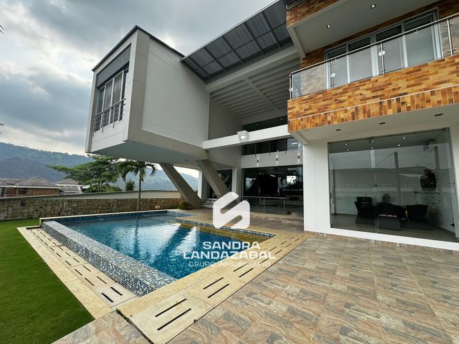 Casa de 5 alcobas en venta en Terrazas De Menzuli, Piedecuesta, 820 m² · foto 5 de 21
