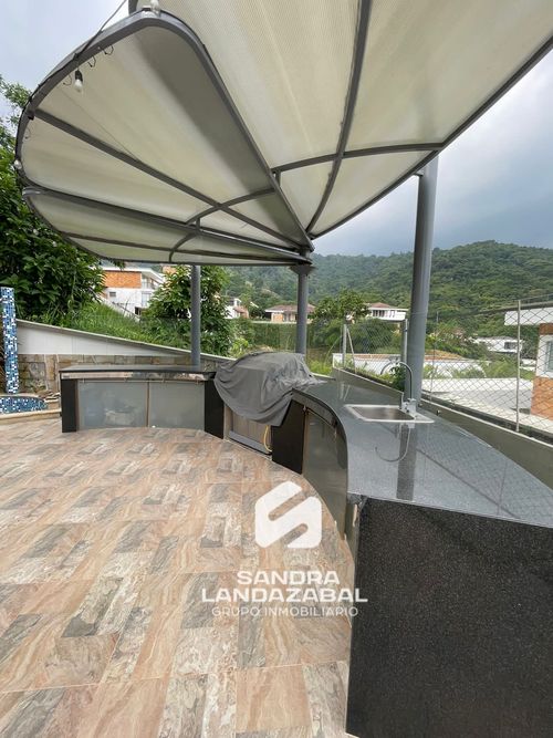 Casa de 5 alcobas en venta en Terrazas De Menzuli, Piedecuesta, 820 m² · foto 6 de 21