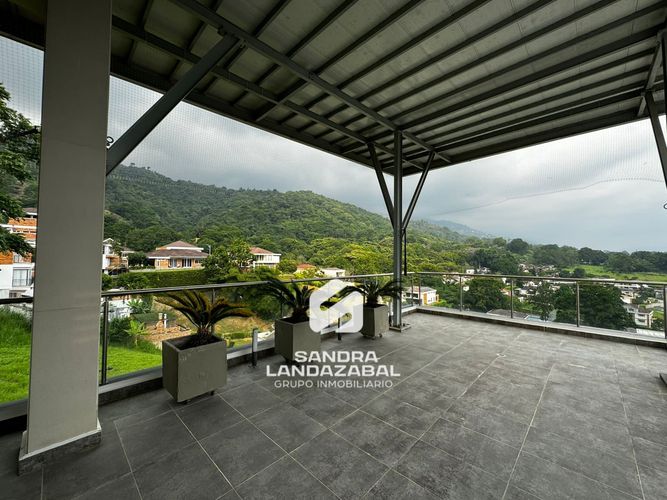 Casa de 6 alcobas en venta en Terrazas De Menzuli, Piedecuesta, 720 m² · foto 2 de 24