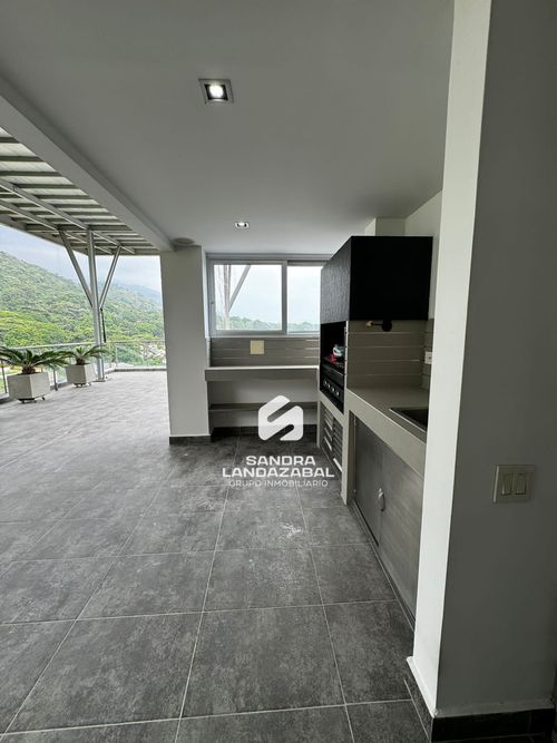 Casa de 6 alcobas en venta en Terrazas De Menzuli, Piedecuesta, 720 m² · foto 3 de 24