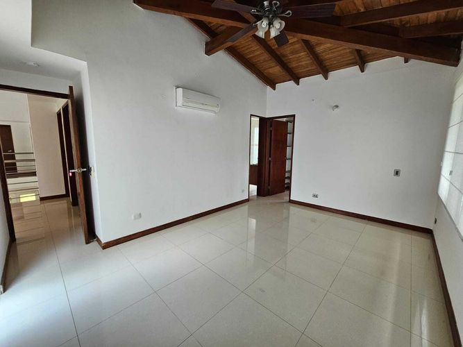 Casa de 4 alcobas en arriendo en La Boquilla, Cartagena, 485 m² · foto 8 de 13