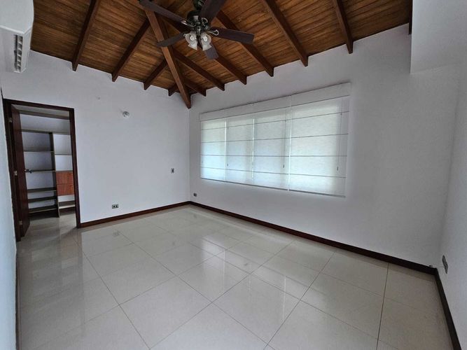 Casa de 4 alcobas en arriendo en La Boquilla, Cartagena, 485 m² · foto 9 de 13