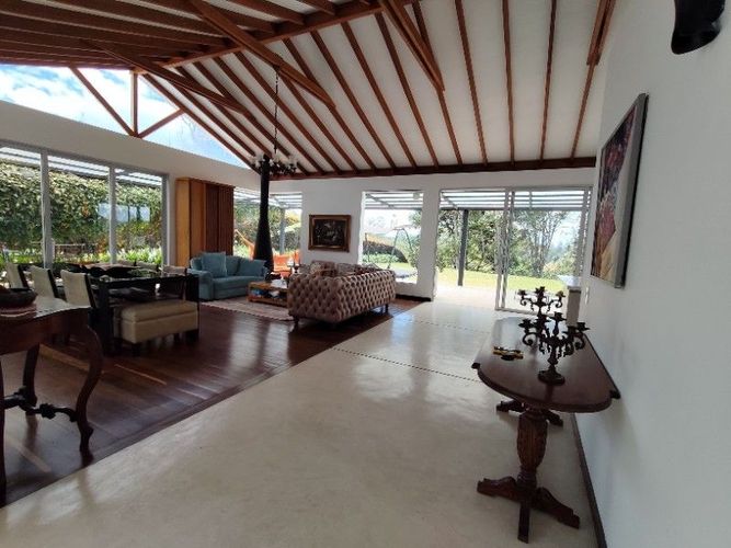 Finca en arriendo en El Carmen De Viboral, El Carmen de Viboral, 300 m² · foto 2 de 15