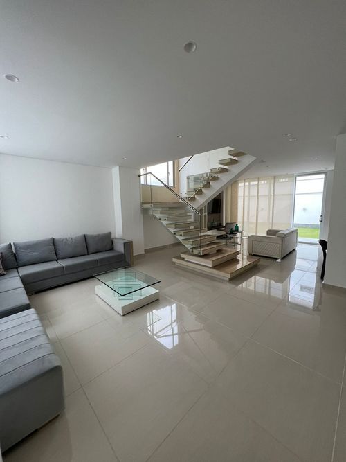 Casa de 3 alcobas en arriendo en La Mata, Piedecuesta, 380 m² · foto 3 de 18