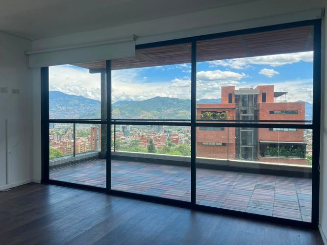 Apartamento de 2 alcobas en arriendo en Camino Verde, Envigado, 75 m² · foto 4 de 19
