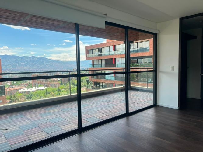 Apartamento de 2 alcobas en arriendo en Camino Verde, Envigado, 75 m² · foto 3 de 19
