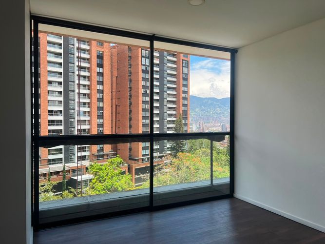 Apartamento de 2 alcobas en arriendo en Camino Verde, Envigado, 75 m² · foto 14 de 19