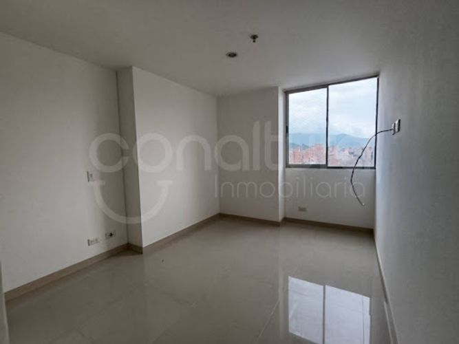 Apartamento de 2 alcobas en arriendo en Naranjal, Medellín, 77 m² · foto 6 de 14