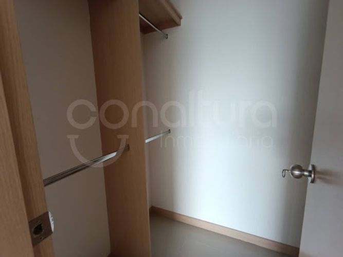 Apartamento de 2 alcobas en arriendo en Naranjal, Medellín, 77 m² · foto 8 de 14