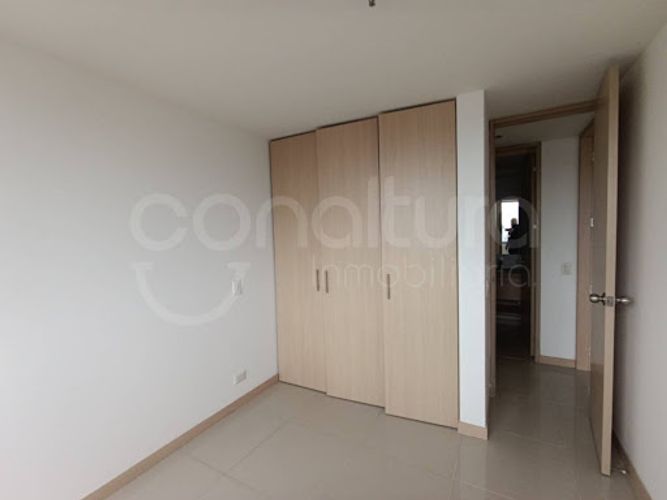 Apartamento de 2 alcobas en arriendo en Naranjal, Medellín, 77 m² · foto 10 de 14