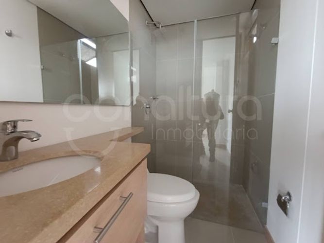Apartamento de 2 alcobas en arriendo en Naranjal, Medellín, 77 m² · foto 12 de 14
