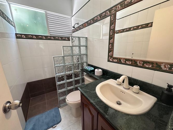Casa de 3 alcobas en arriendo en El Poblado, Medellín, 160 m² · foto 18 de 19