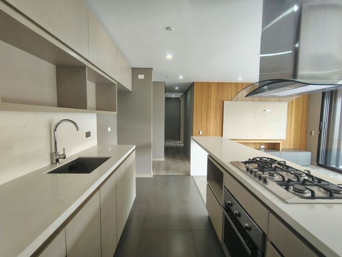 Apartamento de 2 alcobas en arriendo en El Poblado, Medellín, 102 m² · foto 5 de 18