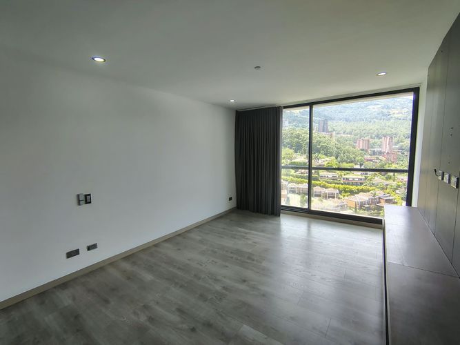 Apartamento de 2 alcobas en arriendo en El Poblado, Medellín, 102 m² · foto 14 de 18