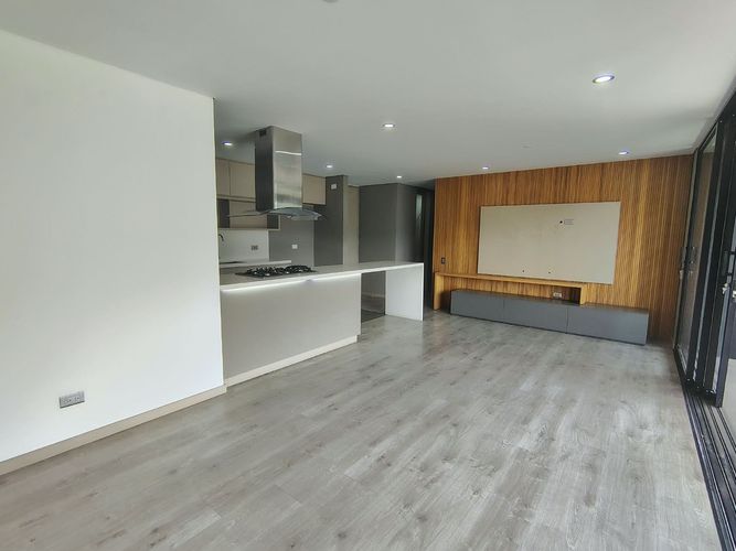 Apartamento de 2 alcobas en arriendo en El Poblado, Medellín, 102 m² · foto 8 de 18