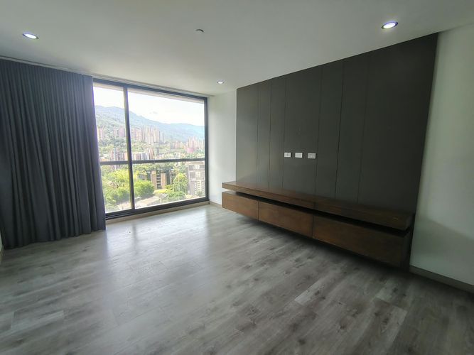 Apartamento de 2 alcobas en arriendo en El Poblado, Medellín, 102 m² · foto 15 de 18