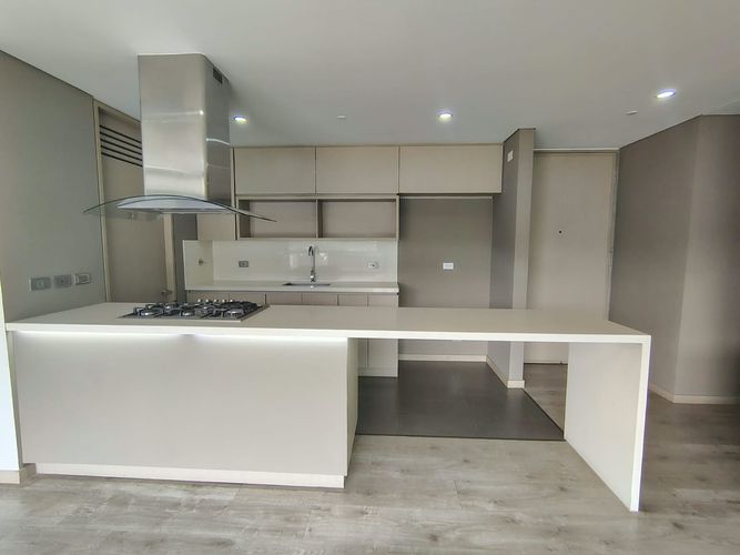 Apartamento de 2 alcobas en arriendo en El Poblado, Medellín, 102 m² · foto 6 de 18