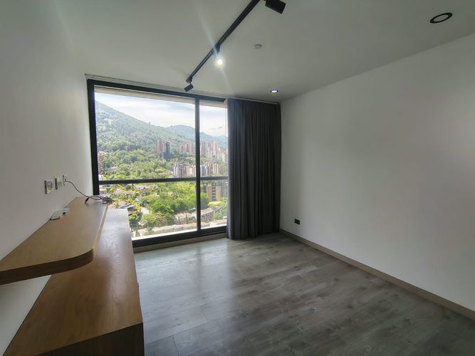 Apartamento de 2 alcobas en arriendo en El Poblado, Medellín, 102 m² · foto 13 de 18