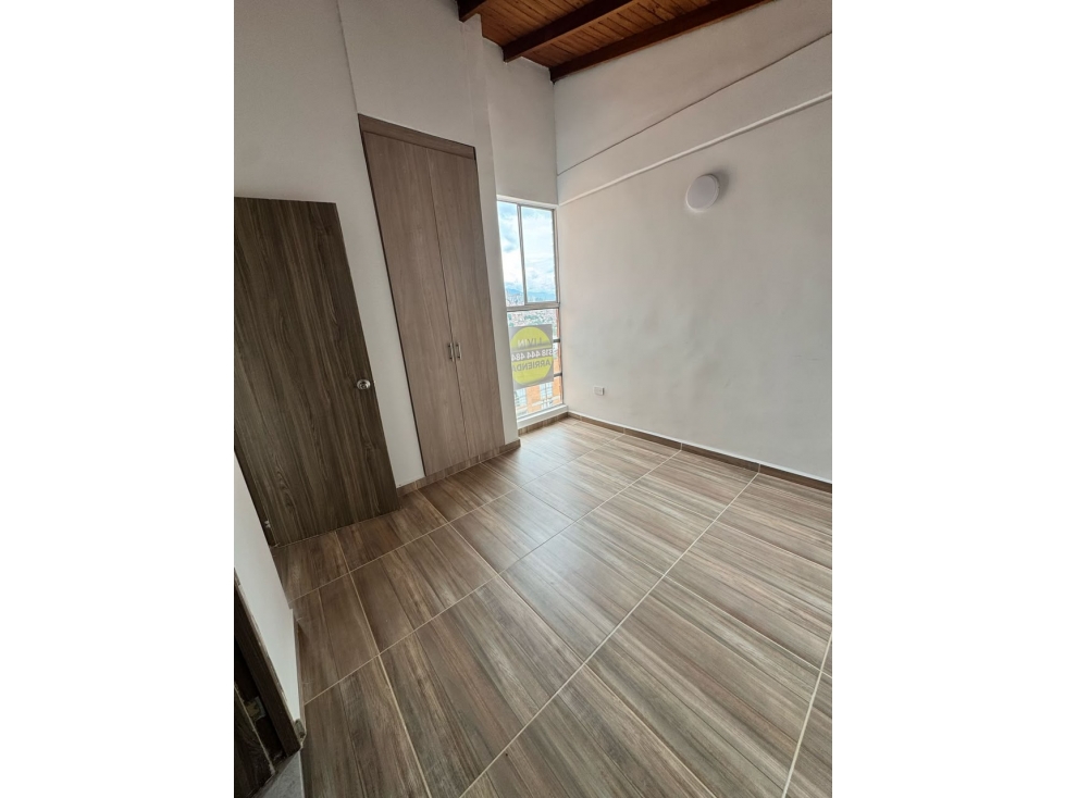 Apartamento en venta en La Candelaria, Medellín · foto 2 de 15