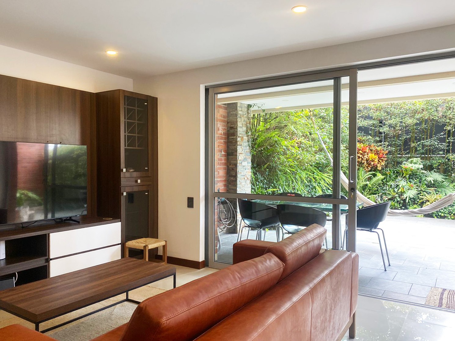 Casa en arriendo en El Poblado, Medellín · foto 2 de 18