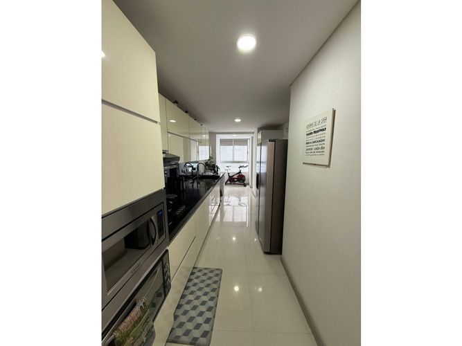Apartamento de 3 alcobas en venta en Las Acacias, Medellín, 125 m² · foto 3 de 13