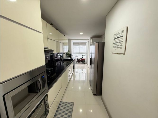 Apartamento de 3 alcobas en venta en Las Acacias, Medellín, 125 m² · foto 4 de 13