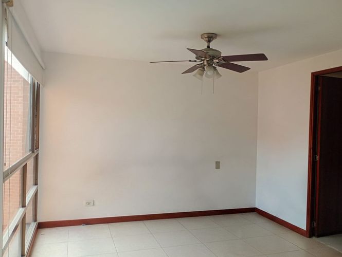 Apartamento de 3 alcobas en arriendo en El Poblado, Medellín, 134 m² · foto 5 de 16